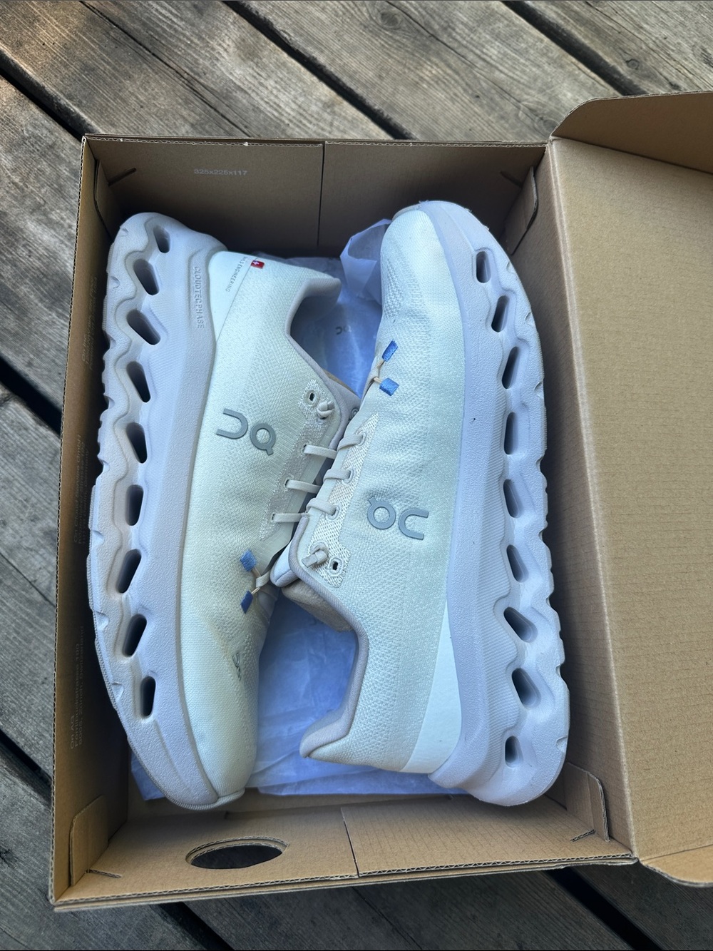On Cloudtilt White Athletic Sneakers women’s 10